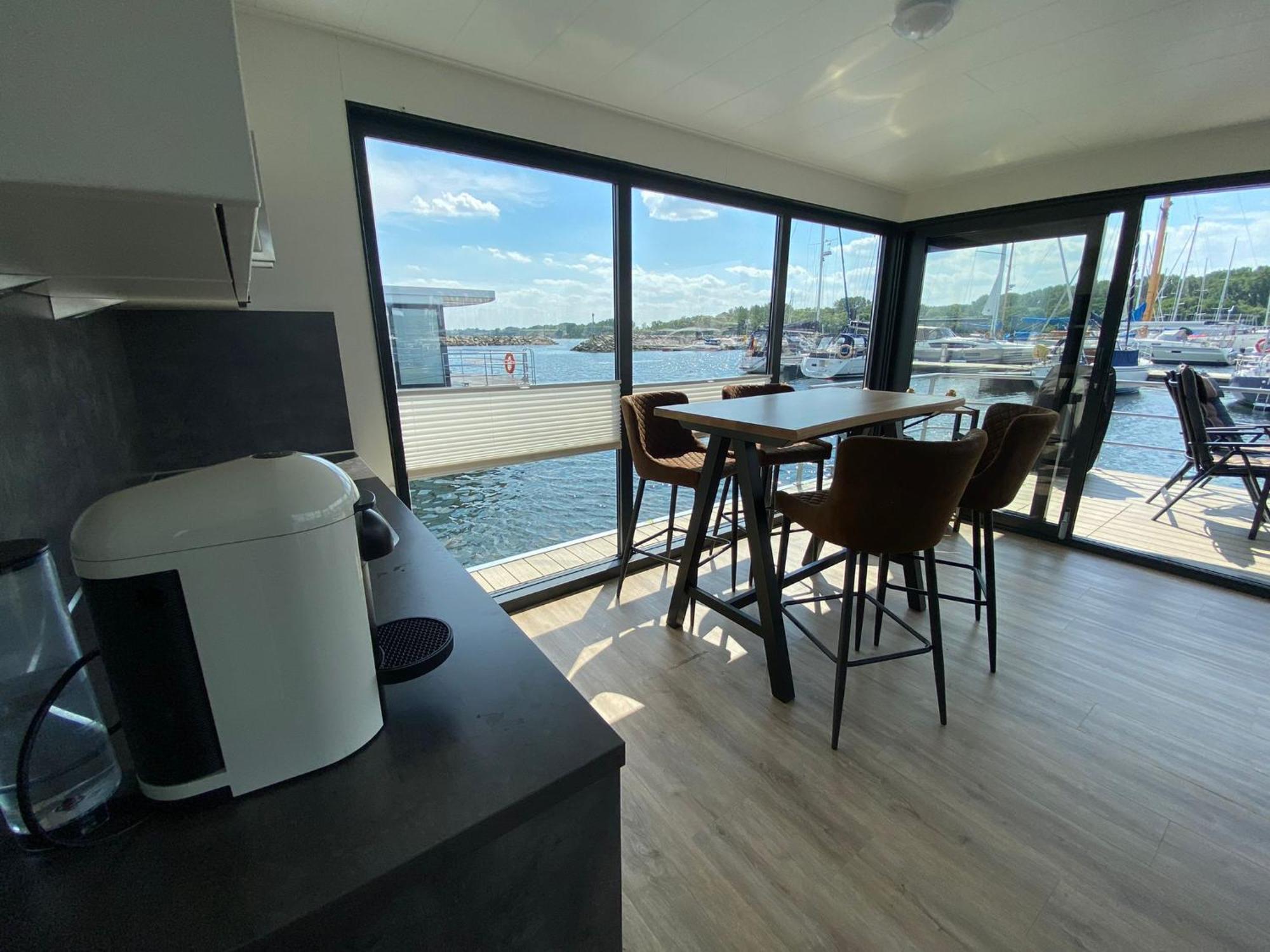 Urlaub Auf Dem Wasser Mit Einmaligen Ausblick - Well Hausboote Boltenhagen 10 Dış mekan fotoğraf